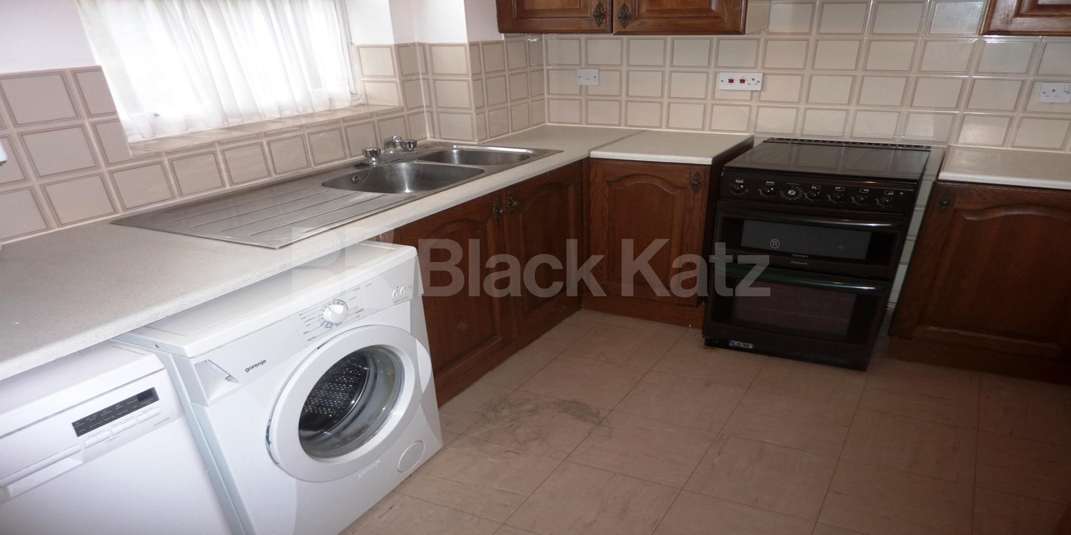 			NEW INSTRUCTION!, 2 Bedroom, 1 bath, 1 reception Flat			 Barker Drive, CAMDEN